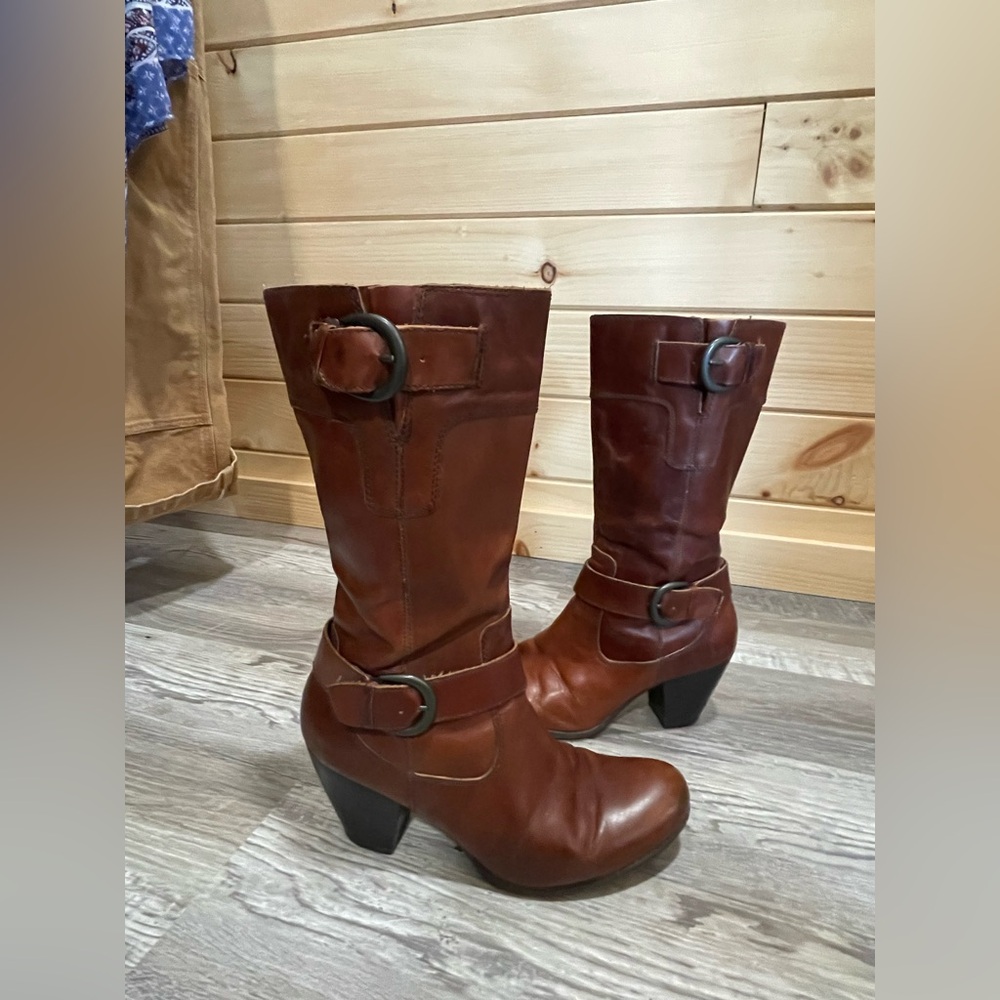 BOC Born Brown Buckle Boots LEATHER